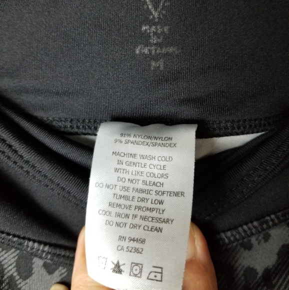 Betsy Jhonson leopard print capri leggings size M - Picture 5 of 6